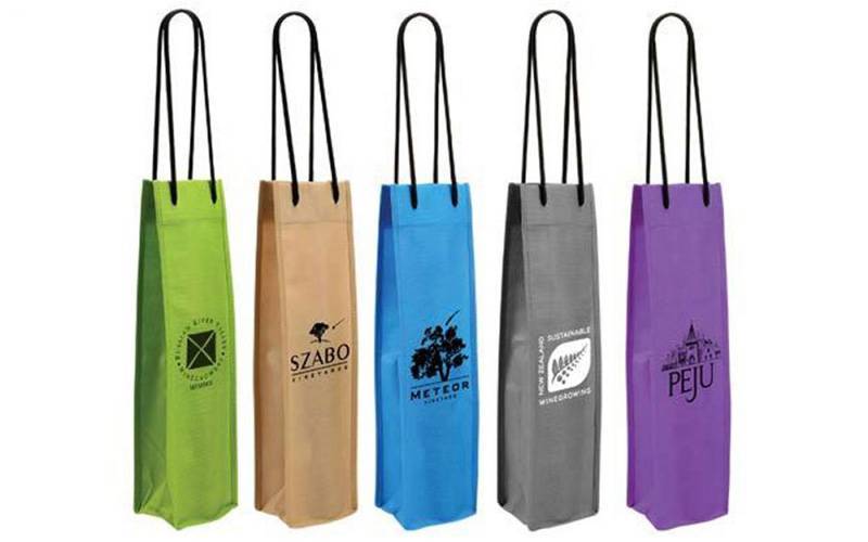 Mẫu túi đựng rượu bằng vải đẹp, bền chắc Mẫu túi đựng rượu bằng vải đẹp, bền chắc