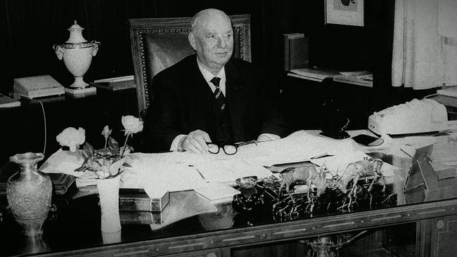 Curt Mast người tìm ra công thức vang Jagermeister Curt Mast người tìm ra công thức vang Jagermeister